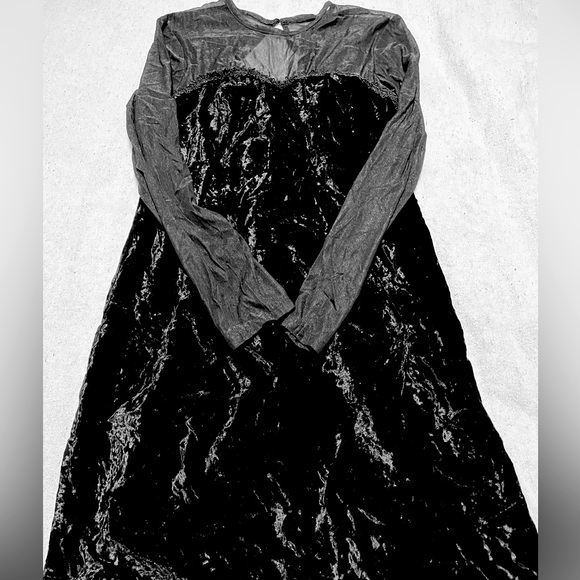 WD2 By Diamond Dresses Gothic Velvet Black Funeral Dress Vintage